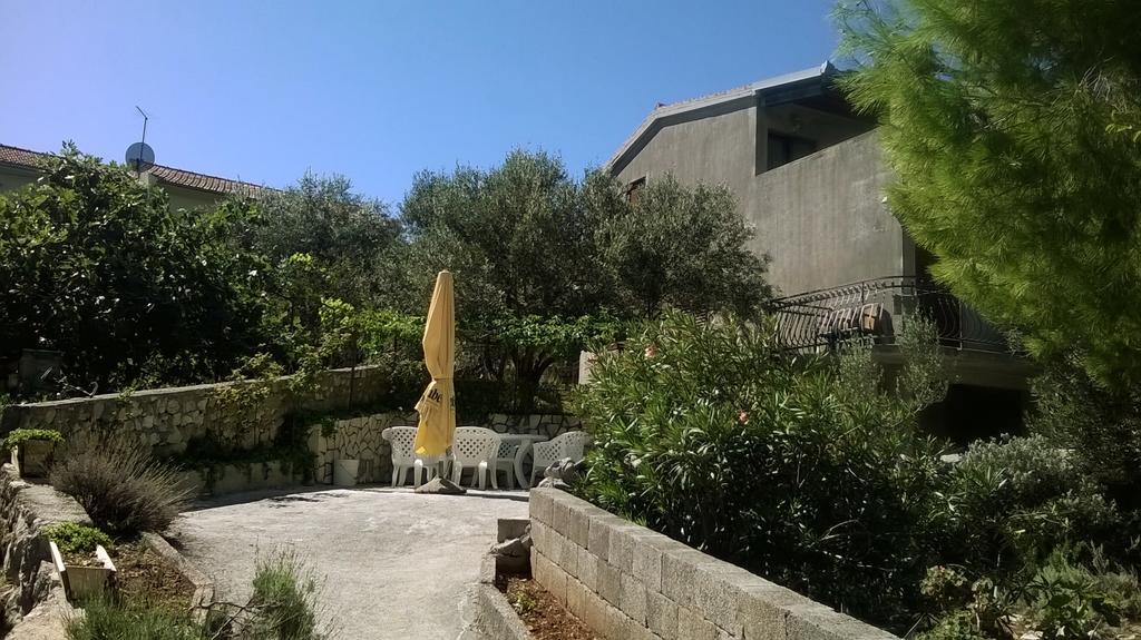 Apartmani Conar ドルヴェニク・ヴェリキ エクステリア 写真