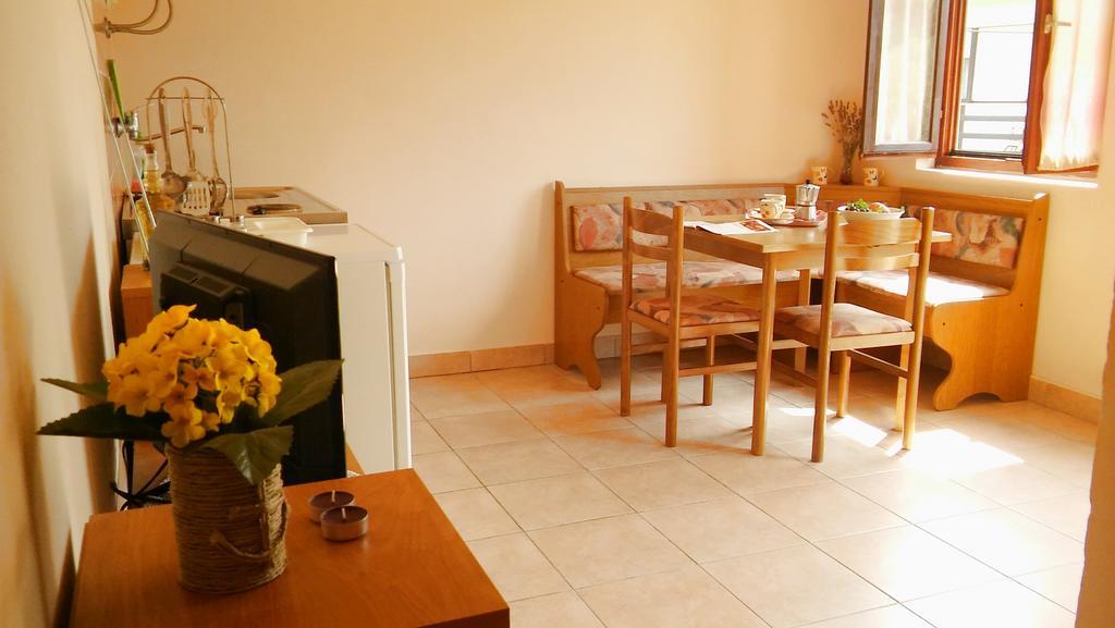Apartmani Conar ドルヴェニク・ヴェリキ エクステリア 写真